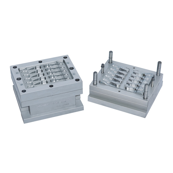 Bicolor plastic peg mould1